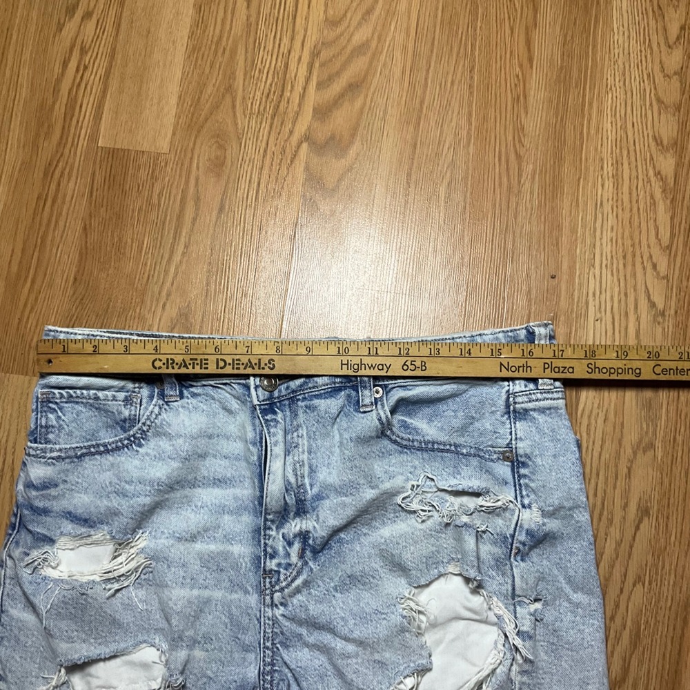 American Eagle Strigid Mom Shorts Womens 14 Light Wash Denim High Rise - Picture 6 of 9